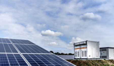 釩鈦股份攜手大連融科發(fā)力釩電池產(chǎn)業(yè) 年內(nèi)將建設(shè)電解液產(chǎn)線