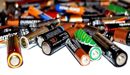 美國科學家研發(fā)用于高壓鈉離子電池的低溶劑電解質